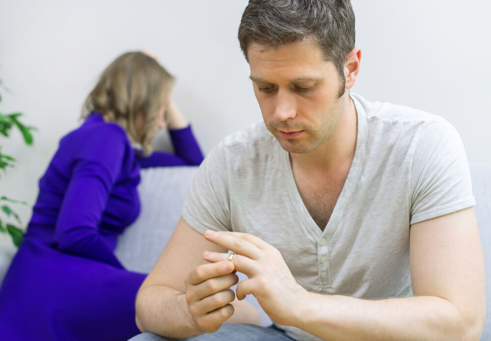 帰宅恐怖症の夫から離婚を切り出された場合の対処法