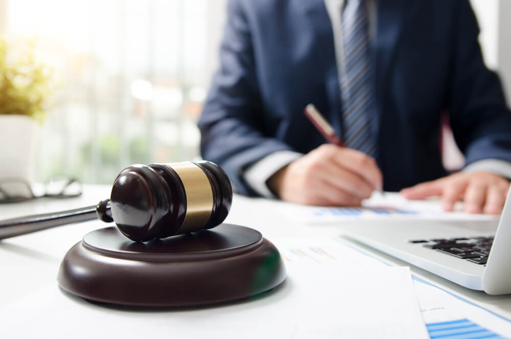 離婚裁判の費用を考えると、弁護士に依頼すべき？